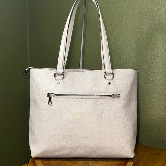 COACH Bay Tote *HTF Color* - Picture 2 of 16